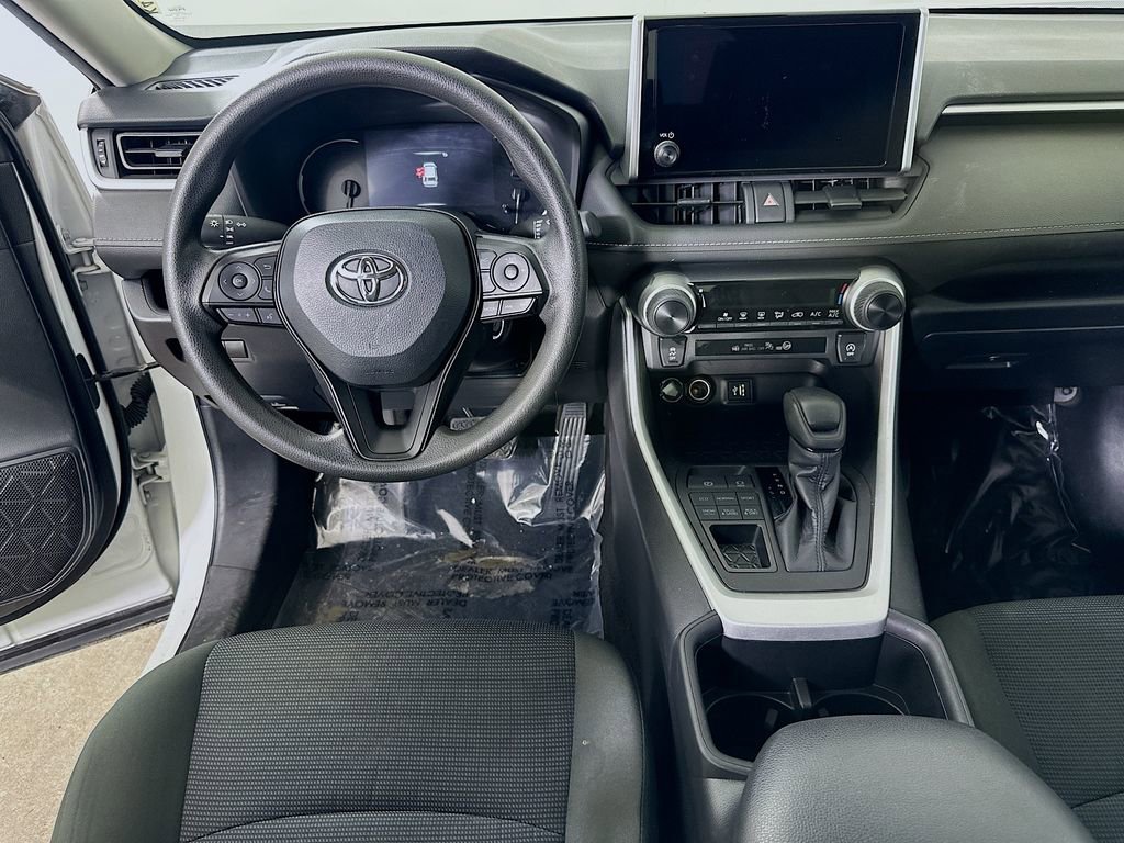 Used 2024 Toyota RAV4 LE image 15