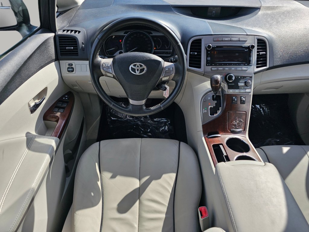 Used 2010 Toyota Venza Limited image 3