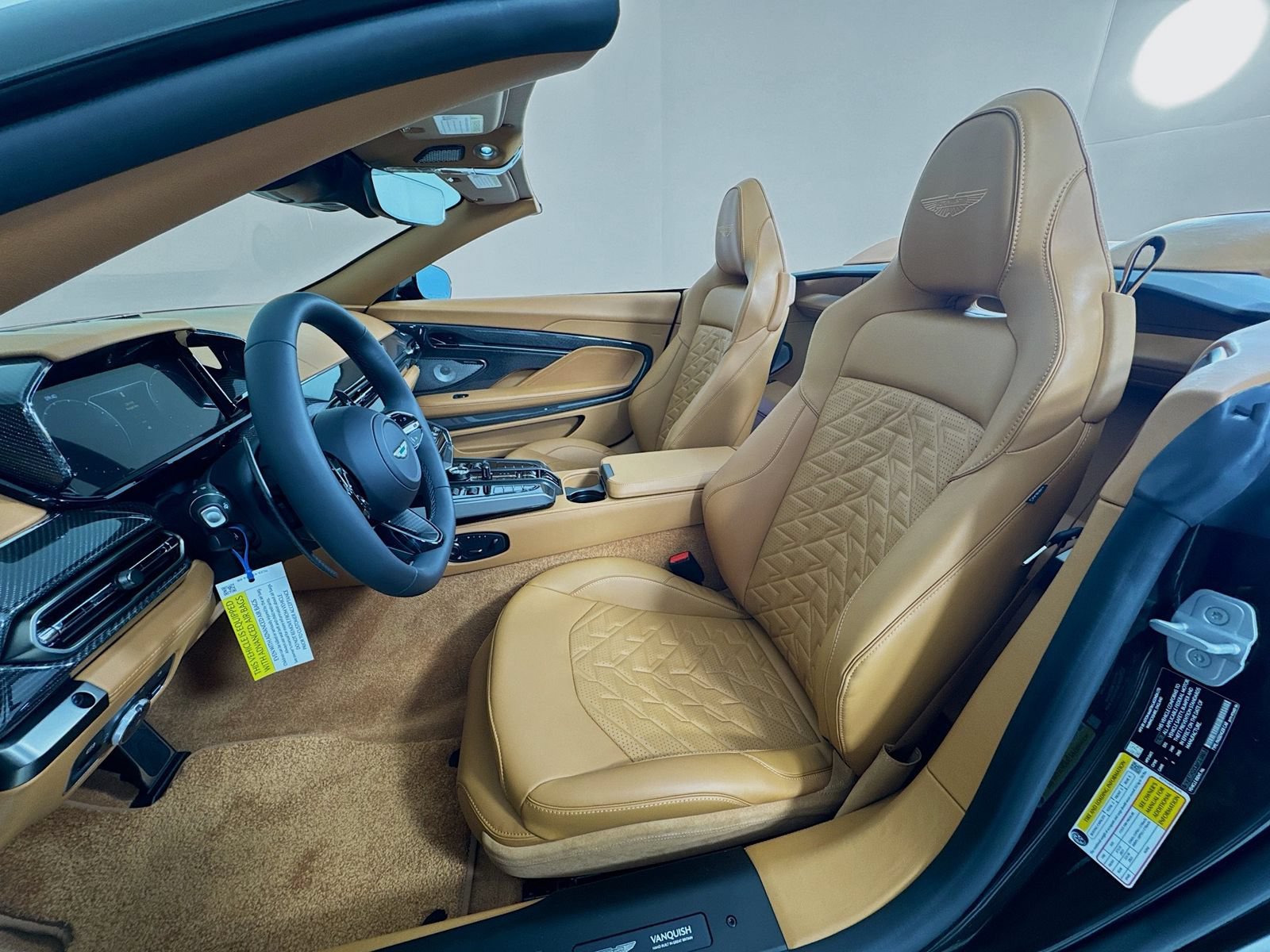 Used 2026 Aston Martin Vanquish Convertible RWD image 20