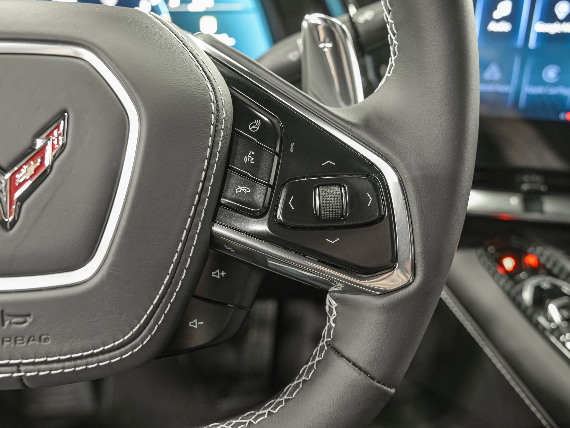 Used 2025 Chevrolet Corvette Stingray Premium Cpe w/ Z51 Performance Package RWD image 16