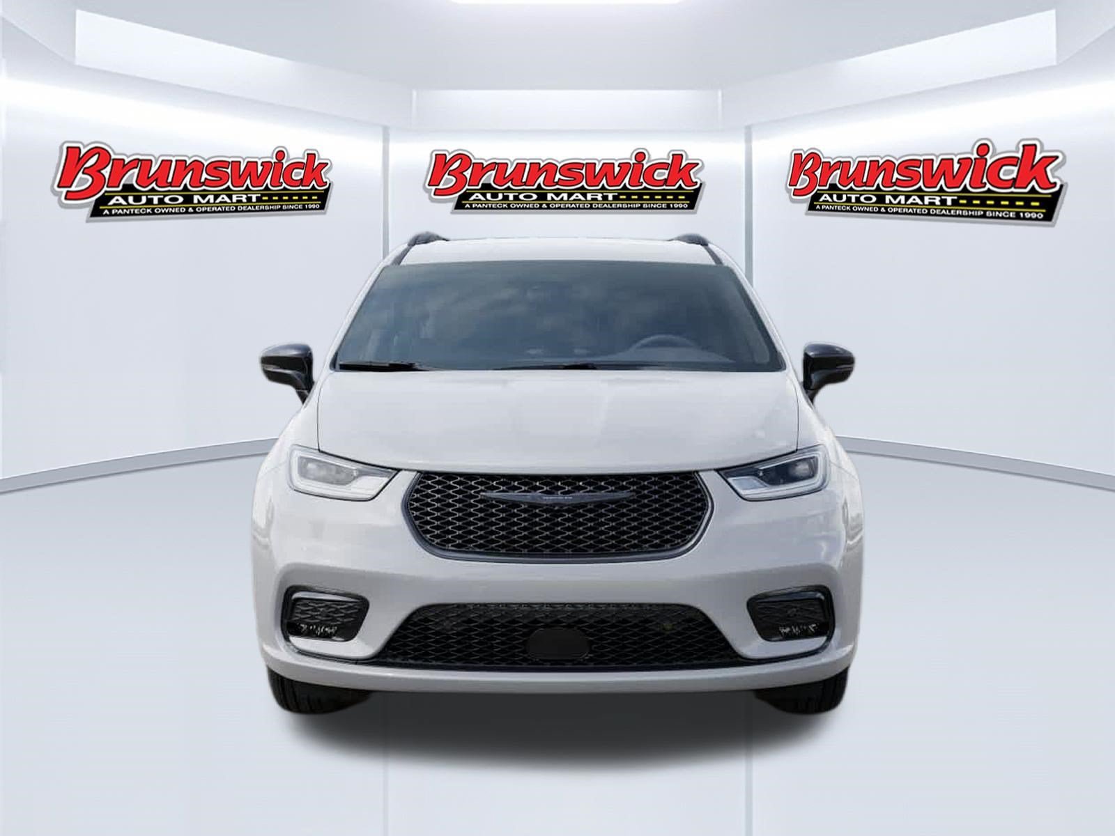 New 2026 Chrysler Pacifica Select w/ S Appearance Package AWD/4WD image 6