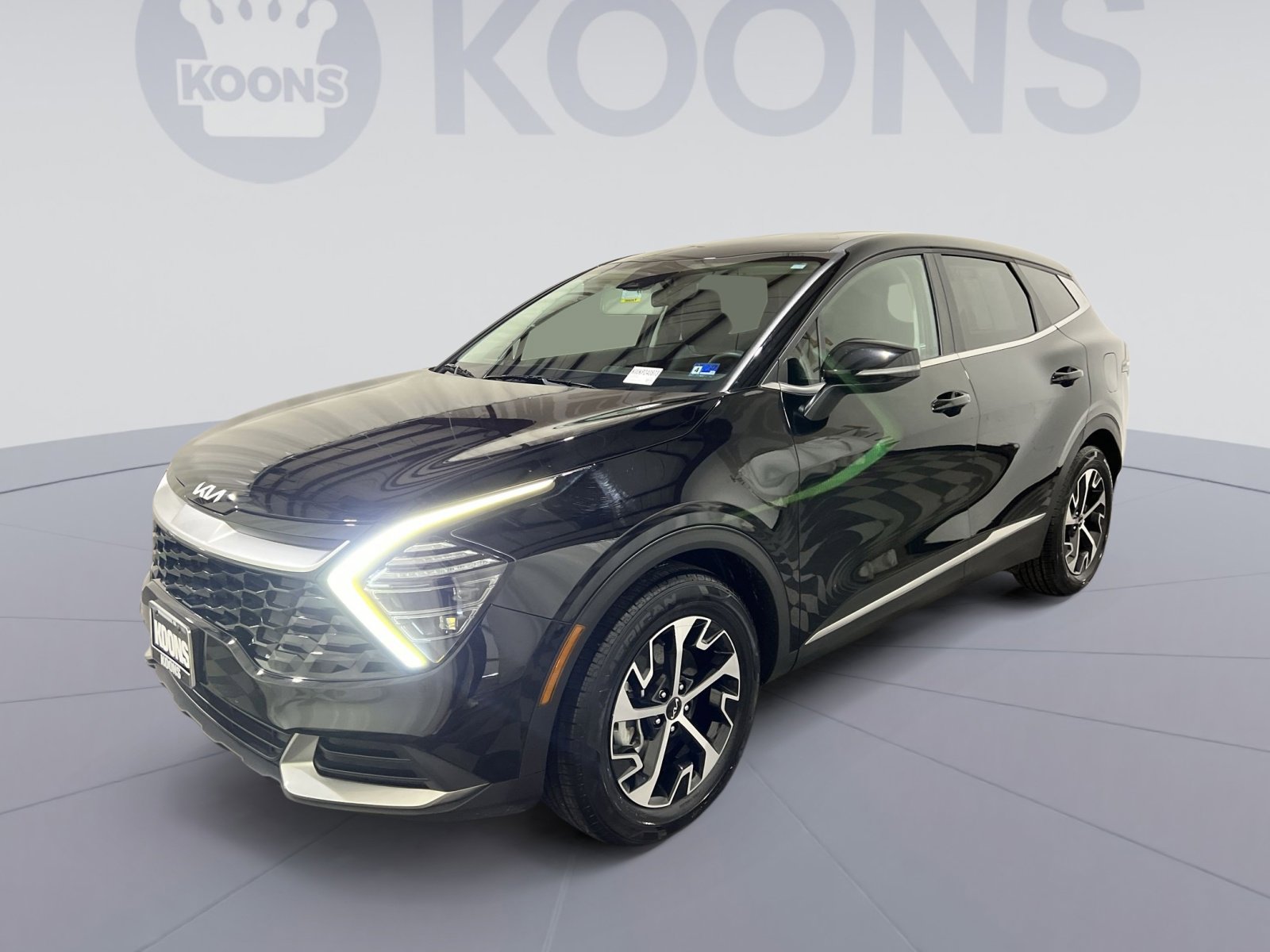 Used 2024 Kia Sportage EX FWD image 1