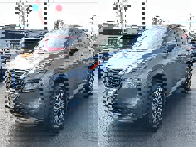 Used 2023 Nissan Rogue SV image 7