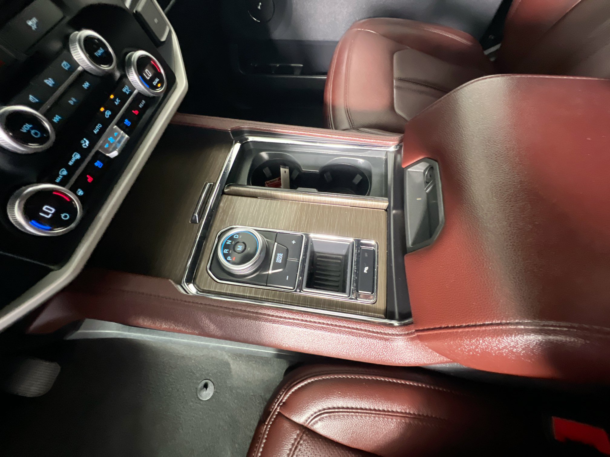 Used 2024 Ford Expedition Limited RWD image 25
