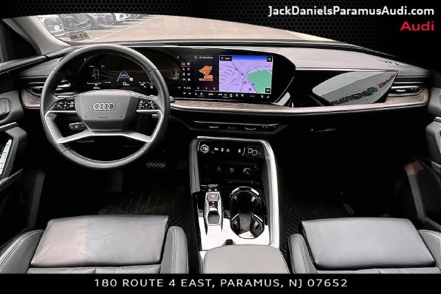 Used 2025 Audi Q5 Premium Plus w/ Premium Plus AWD/4WD image 13