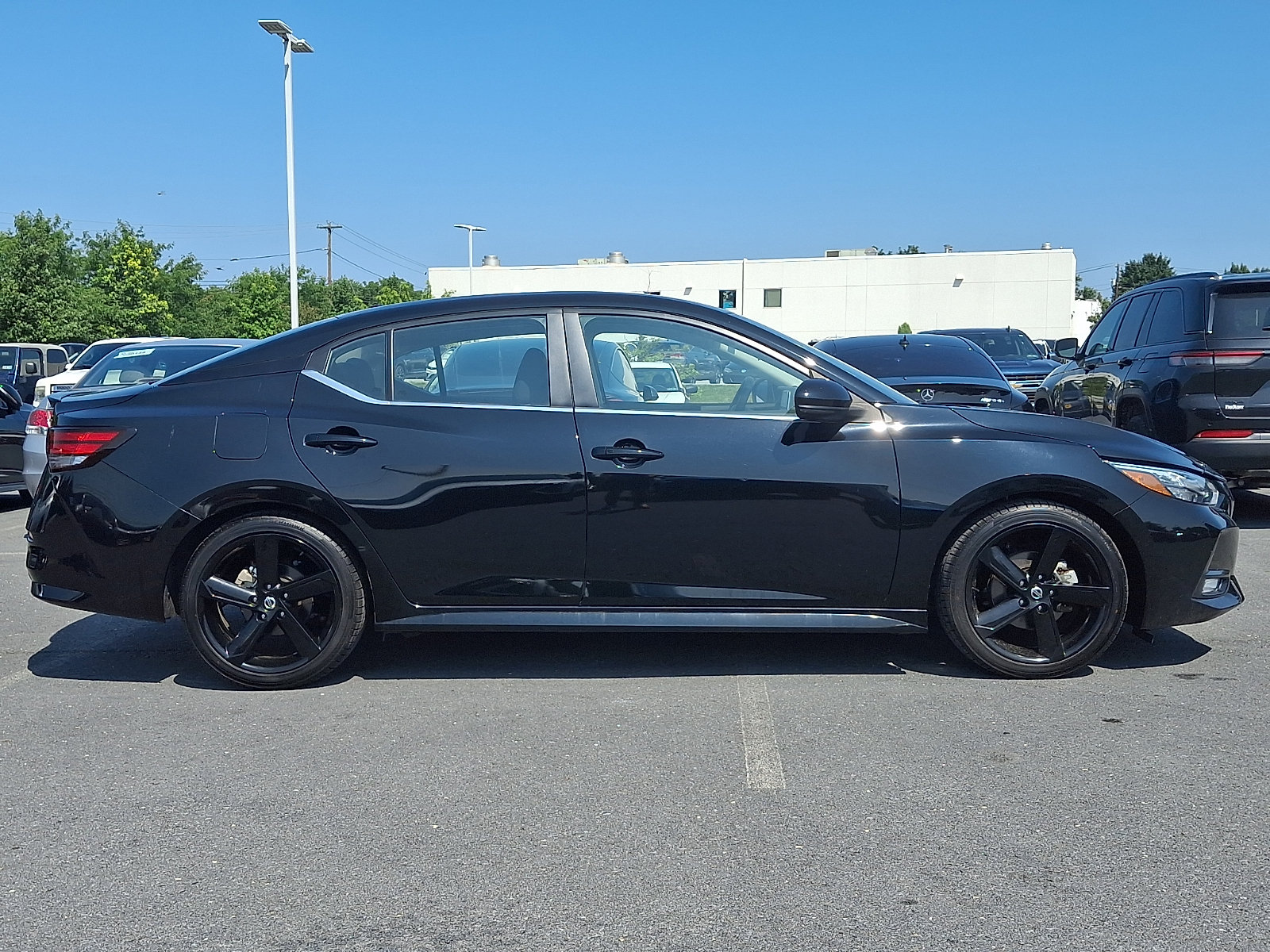 Certified 2023 Nissan Sentra SR w/ Midnight Edition Package FWD image 7