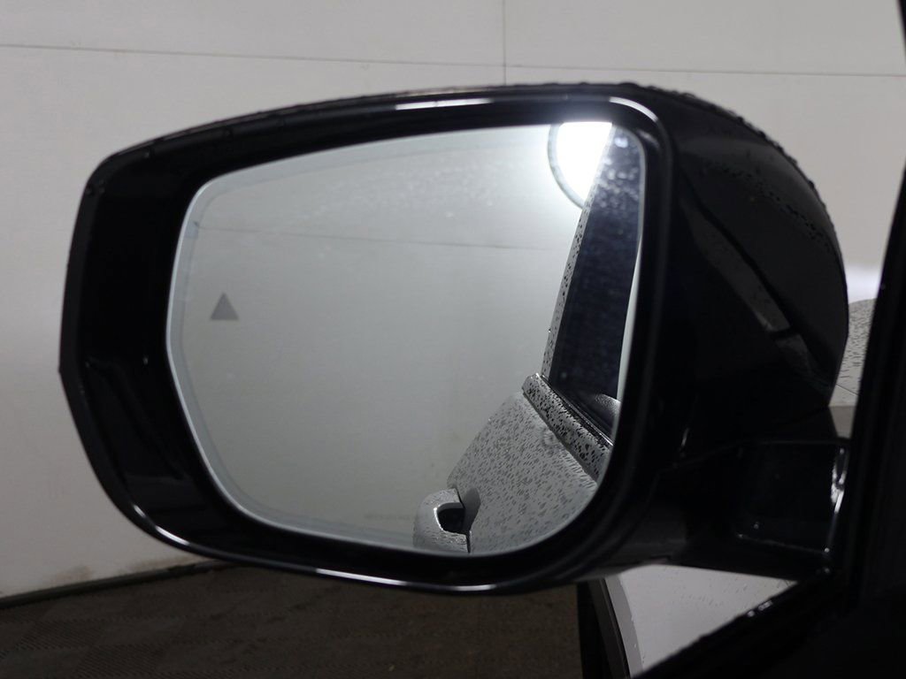 Used 2023 Jeep Grand Cherokee Limited w/ Luxury Tech Group II image 36