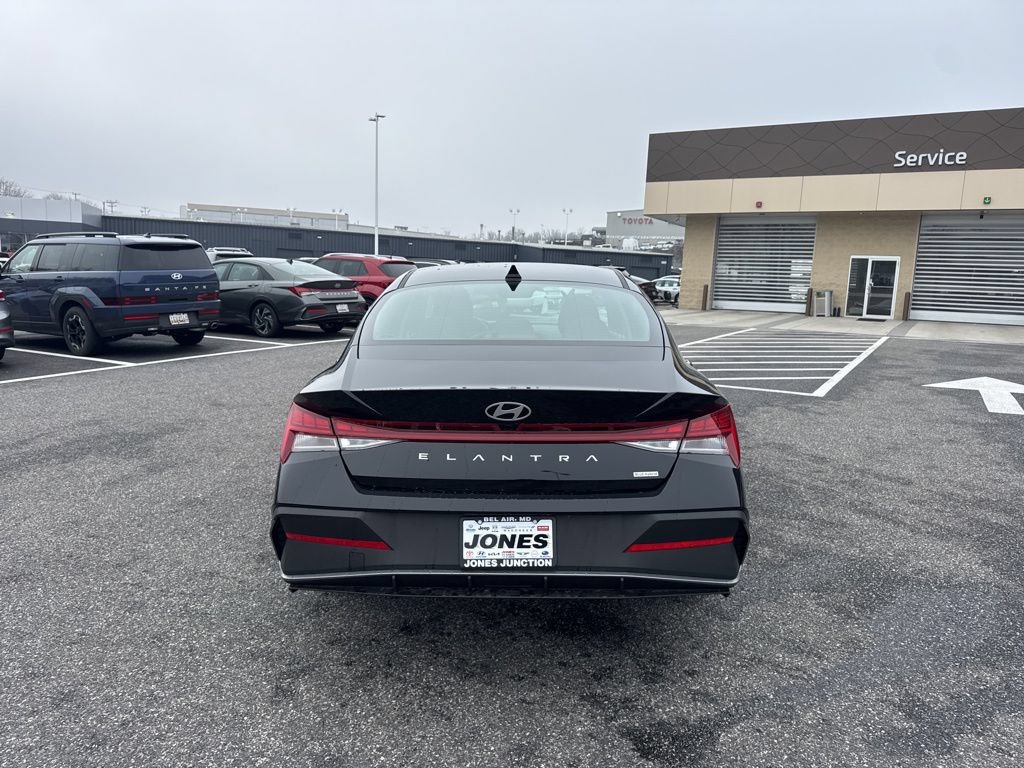 New 2026 Hyundai Elantra Hybrid FWD image 6