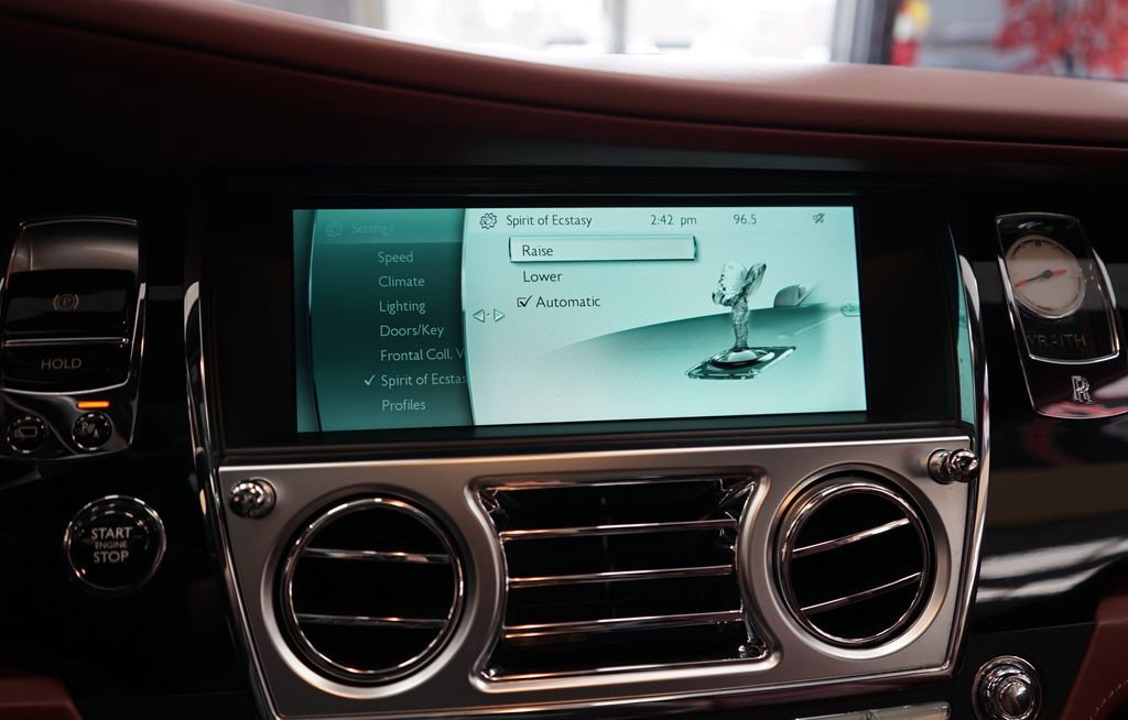 Used 2016 Rolls-Royce Wraith image 48