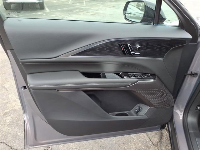 New 2026 Cadillac Lyriq Luxury AWD/4WD image 25