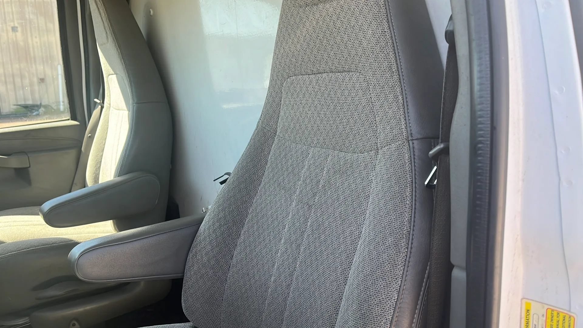 Used 2016 Chevrolet Express 3500 RWD image 9