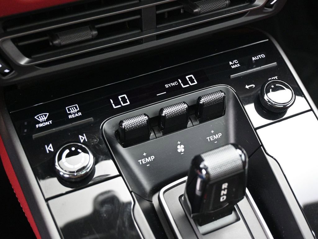 Used 2023 Porsche 911 Carrera image 19