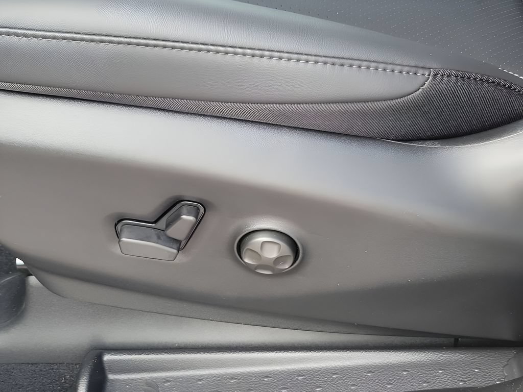 New 2026 Chrysler Voyager LX FWD image 29