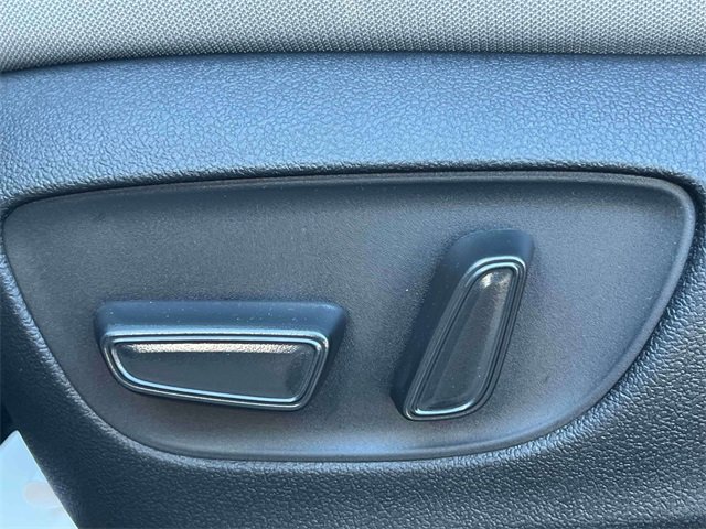 Used 2025 Toyota Sienna LE image 21