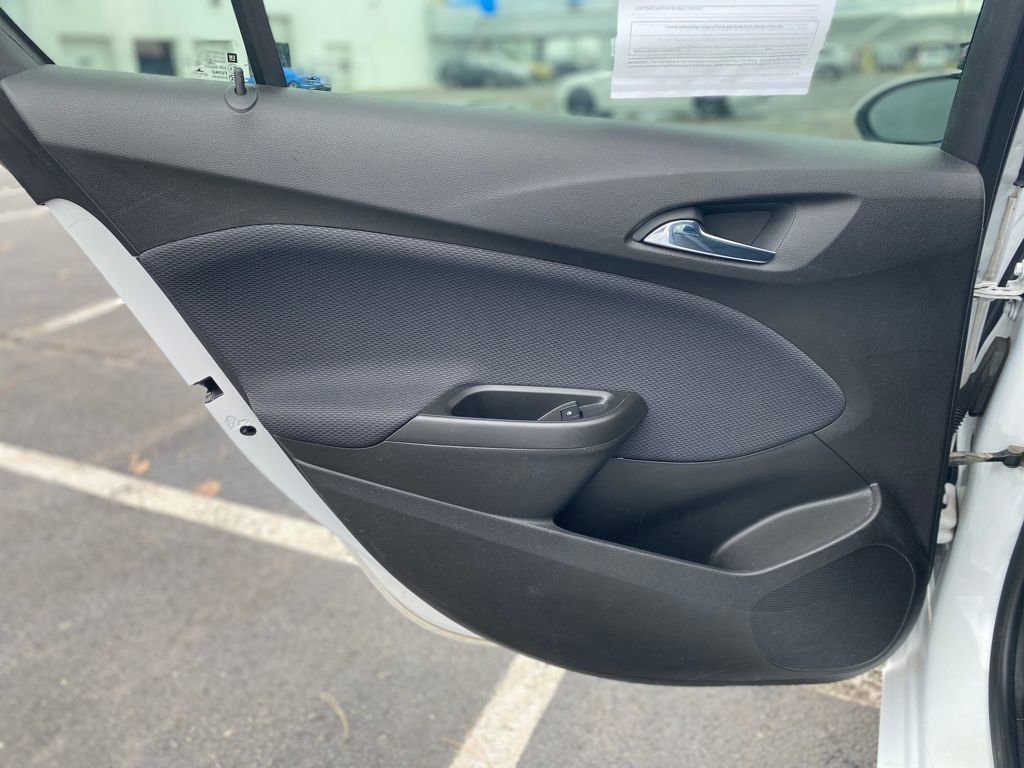 Used 2018 Chevrolet Cruze LT image 16