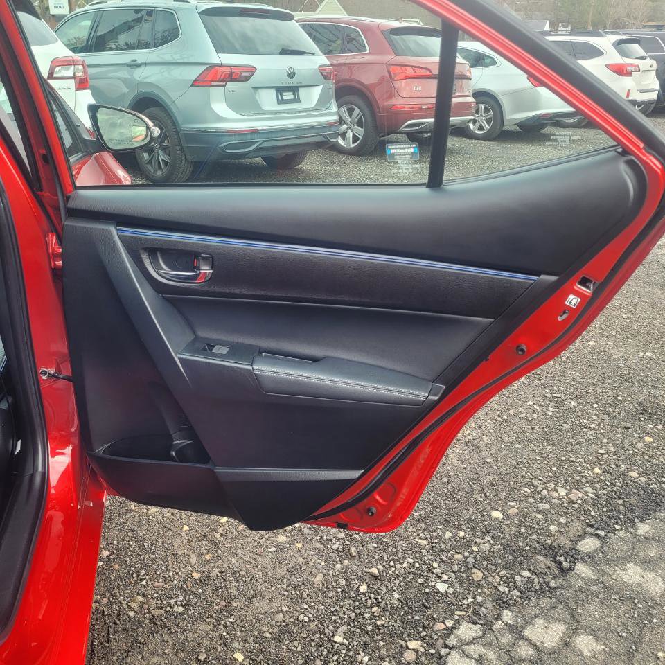 Used 2019 Toyota Corolla XSE image 28