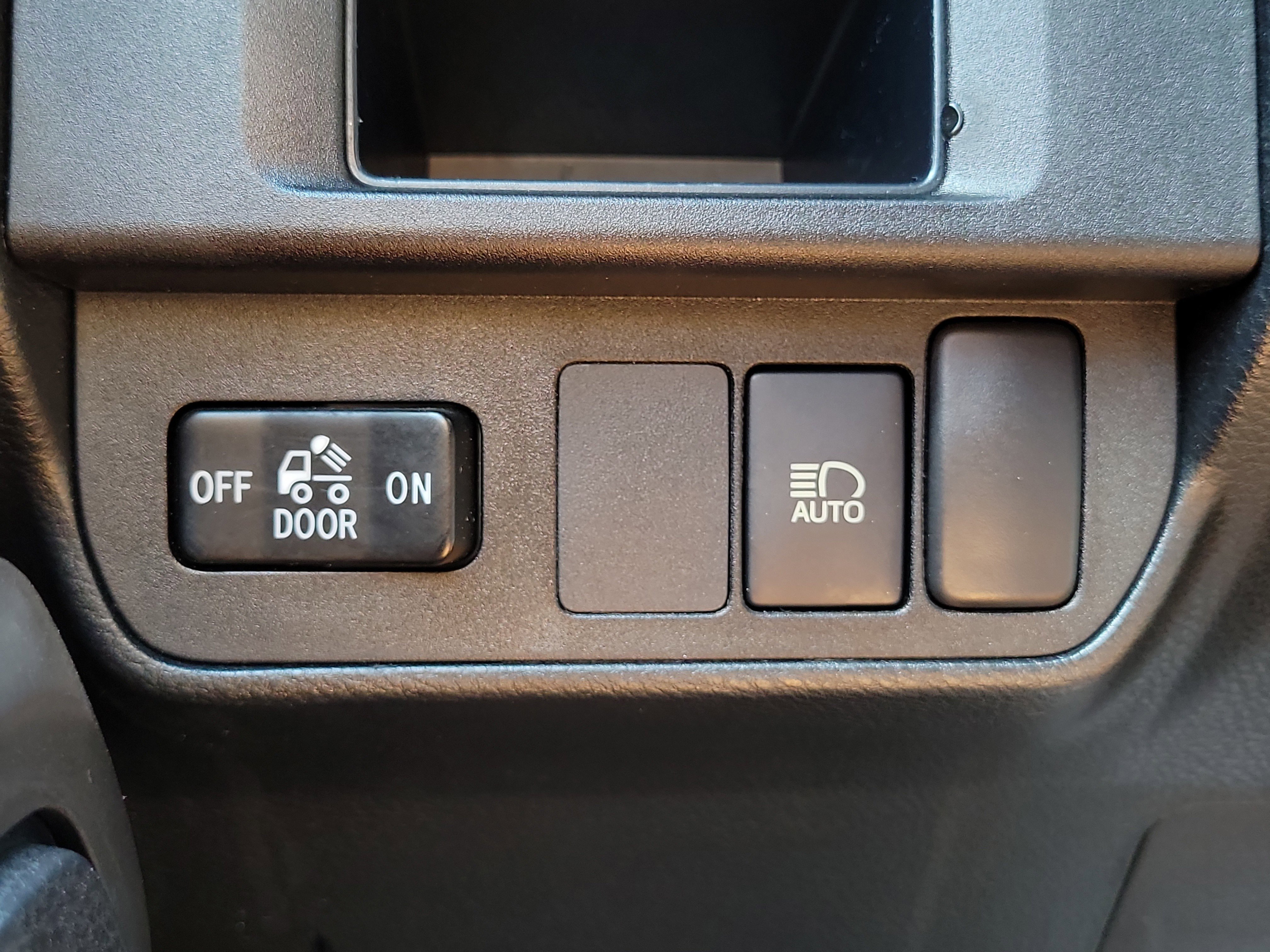 Used 2019 Toyota Tacoma SR5 AWD/4WD image 28