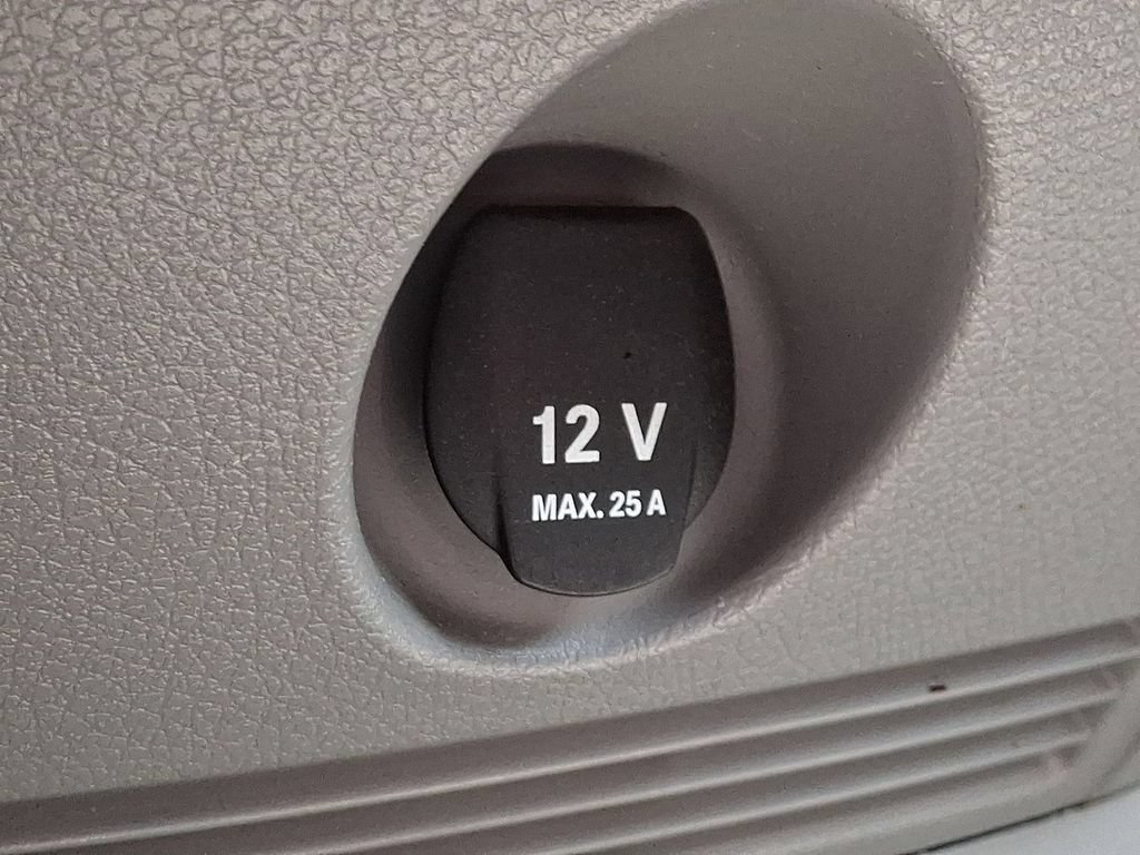 Used 2017 Mercedes-Benz Sprinter 2500 image 22