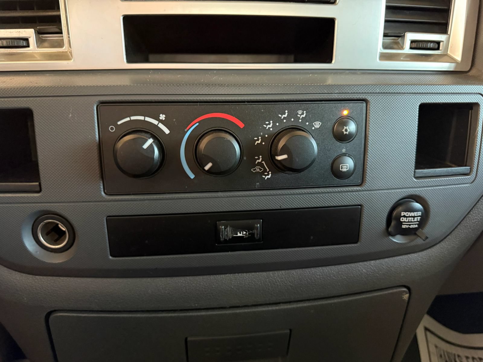 Used 2008 Dodge Ram 1500 Truck SLT RWD image 15