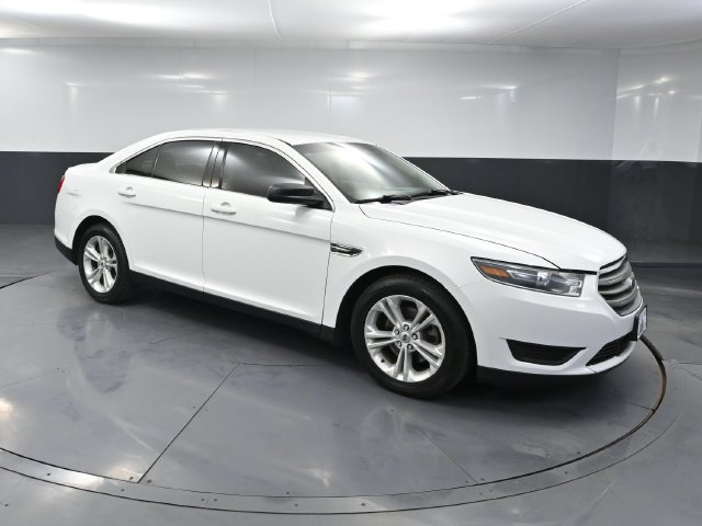 Used 2018 Ford Taurus SE FWD image 1