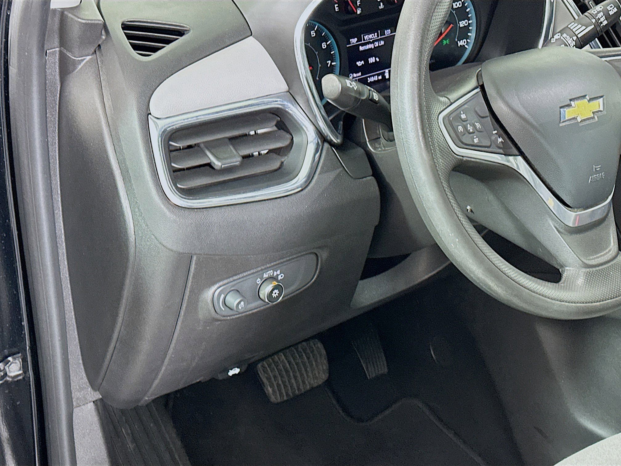 Used 2023 Chevrolet Equinox LS image 16