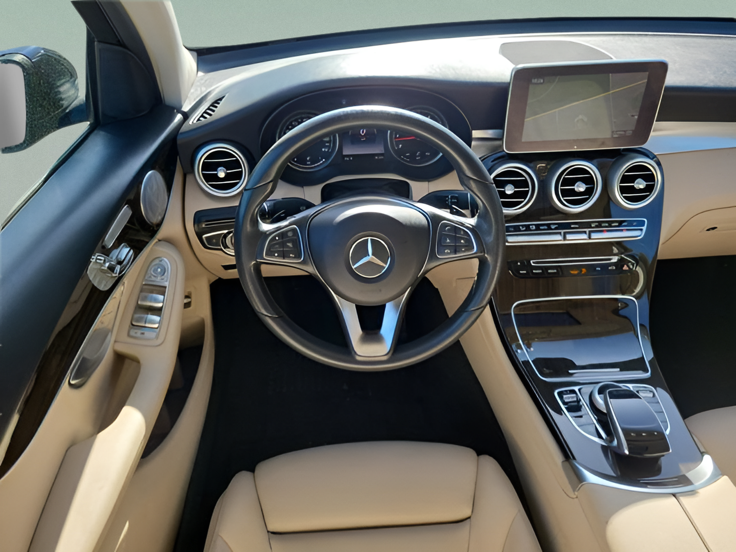 Used 2017 Mercedes-Benz GLC 300 4MATIC Coupe image 14