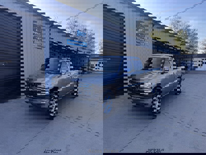 Used 2000 Chevrolet Silverado 1500 LS image 1