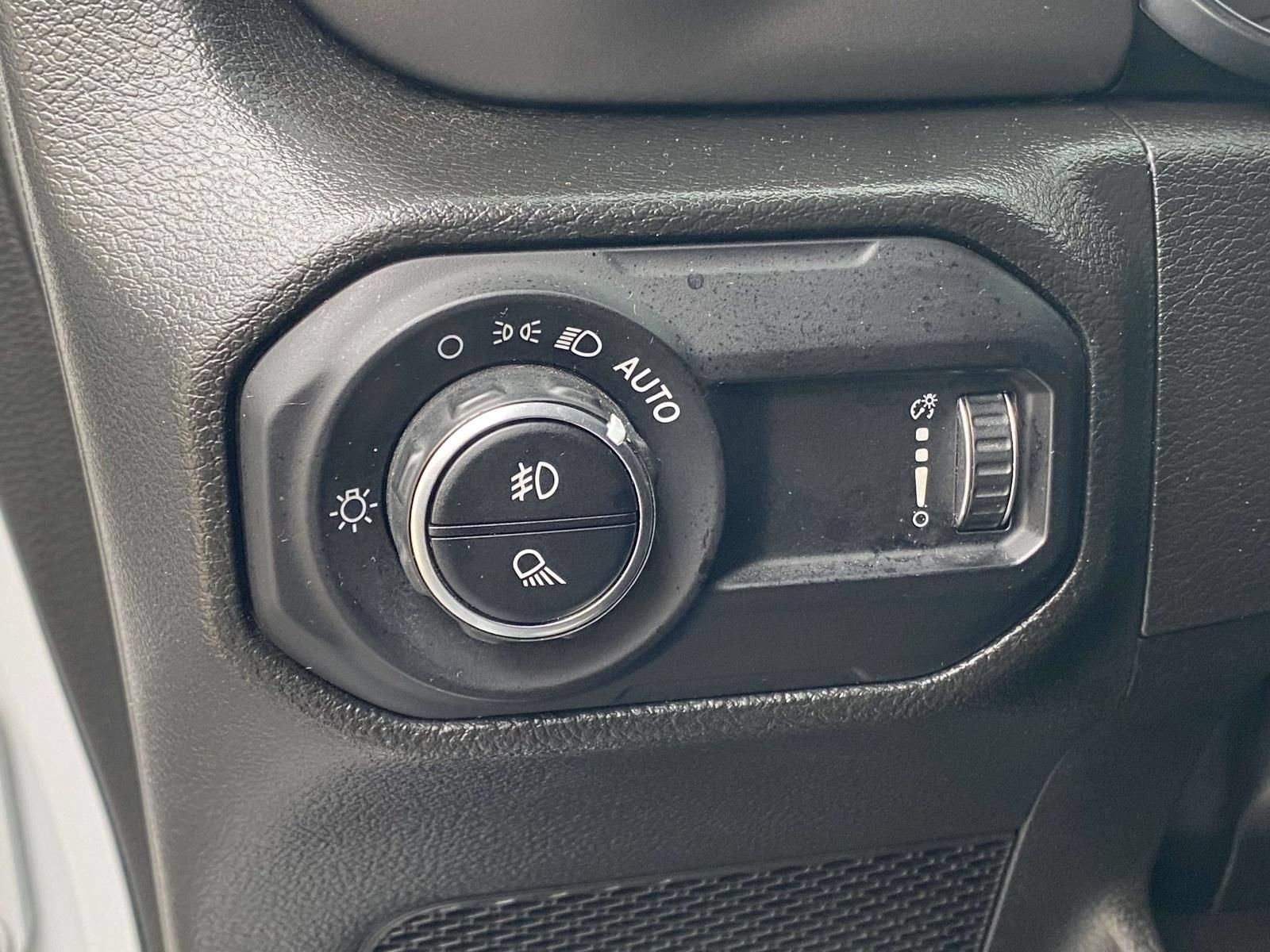 Used 2023 Jeep Gladiator Sport AWD/4WD image 18