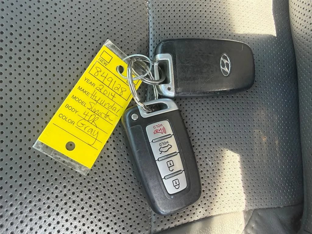 Used 2014 Hyundai Sonata Limited w/ Technology Package 05 FWD image 43