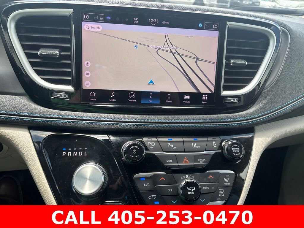 Used 2021 Chrysler Pacifica Touring-L FWD image 11
