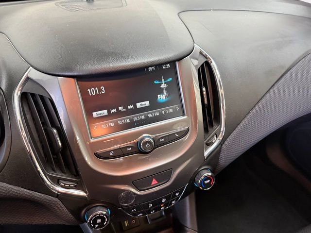 Used 2017 Chevrolet Cruze LT FWD image 22