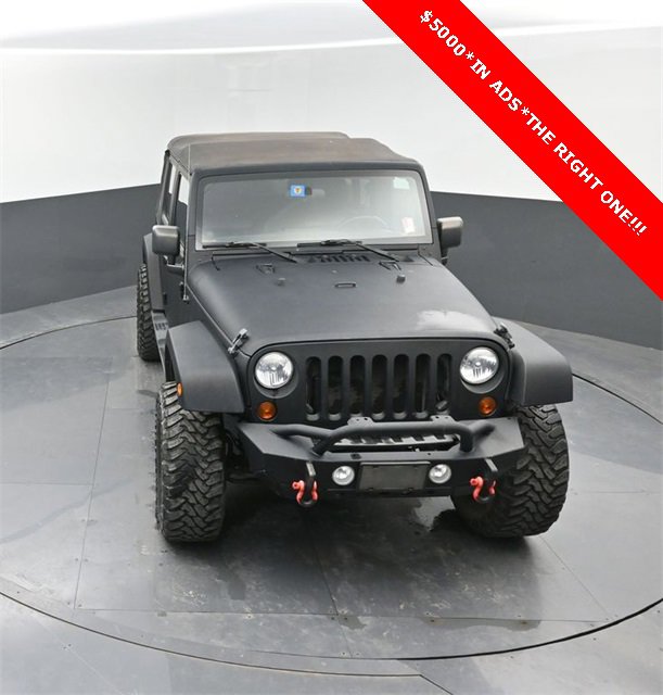 Used 2012 Jeep Wrangler Unlimited Sahara image 32