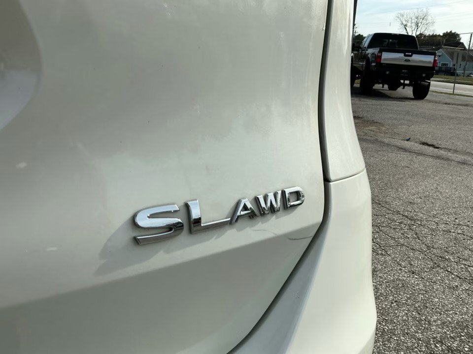 Used 2016 Nissan Rogue SL w/ SL Premium Package AWD/4WD image 24