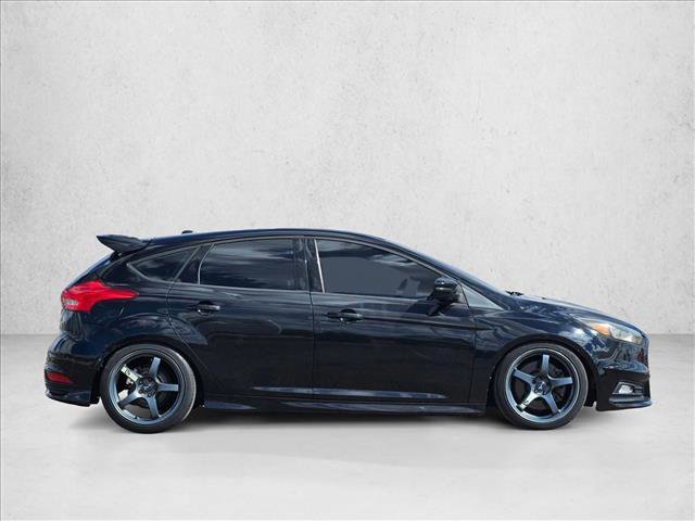 Used 2017 Ford Focus ST image 4