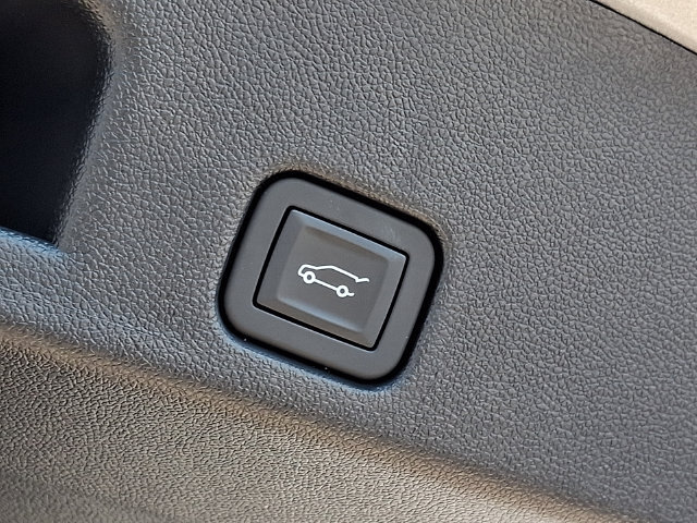 Used 2026 GMC Acadia Elevation w/ Elevation Premium Package FWD image 30