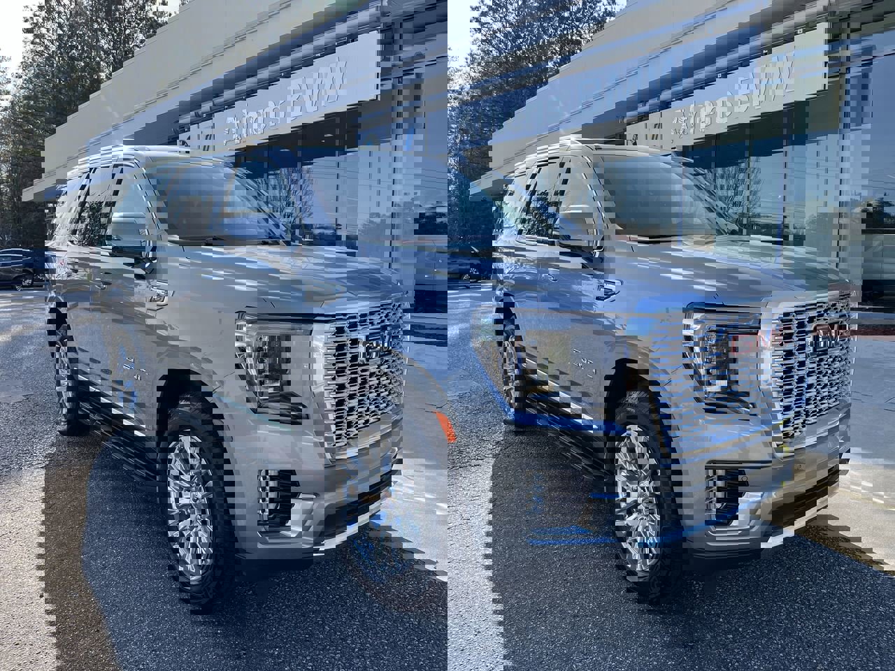 Used 2023 GMC Yukon Denali image 1