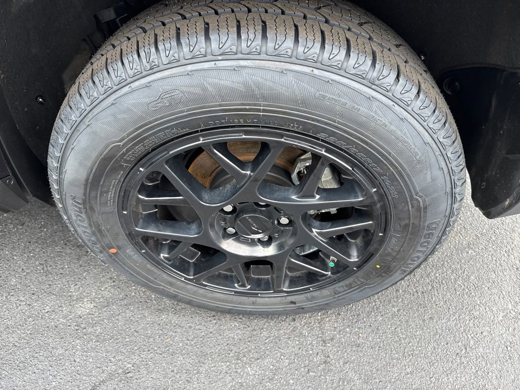 Used 2022 Toyota RAV4 LE image 28