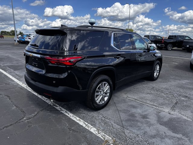 Used 2022 Chevrolet Traverse LT image 2