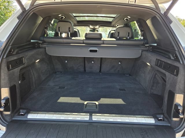 Used 2025 BMW X5 xDrive50e AWD/4WD image 19