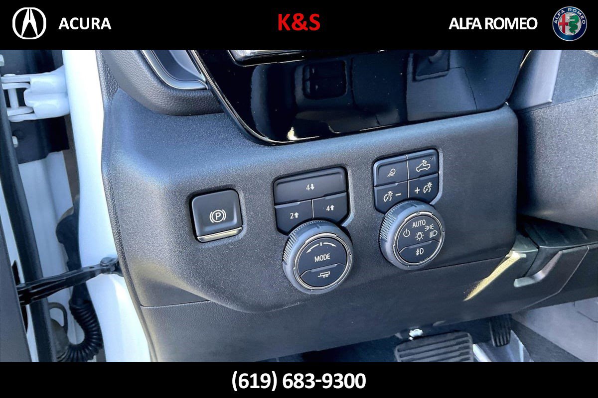 Used 2025 Chevrolet Silverado 3500 LT w/ Safety Package AWD/4WD image 38