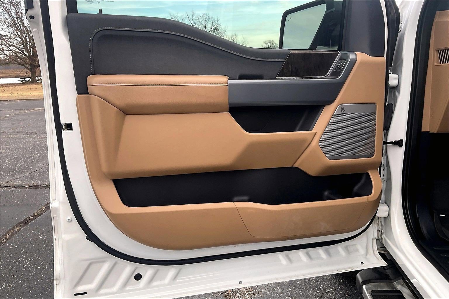 Used 2022 Ford F150 Lariat w/ Max Trailer Tow Package image 18