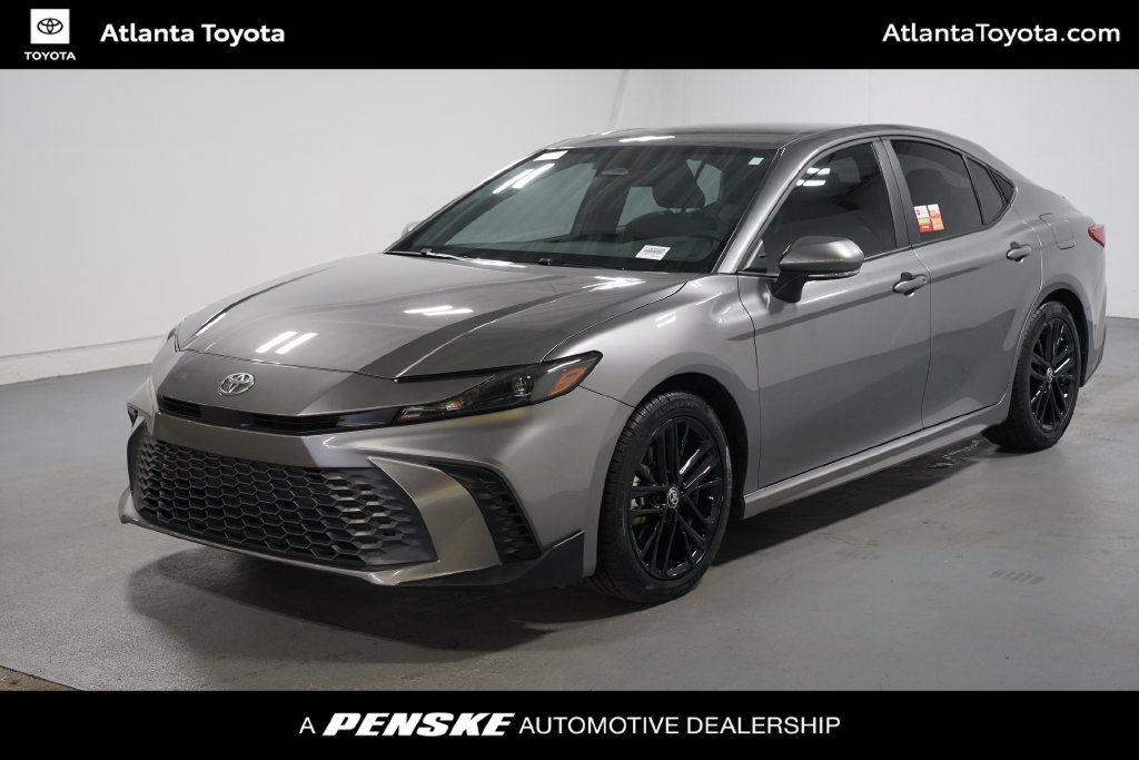 Certified 2025 Toyota Camry SE FWD image 1