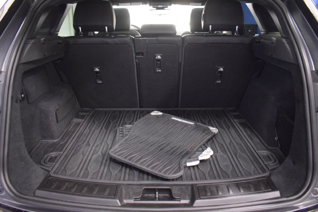 Used 2020 Land Rover Range Rover Evoque SE image 13