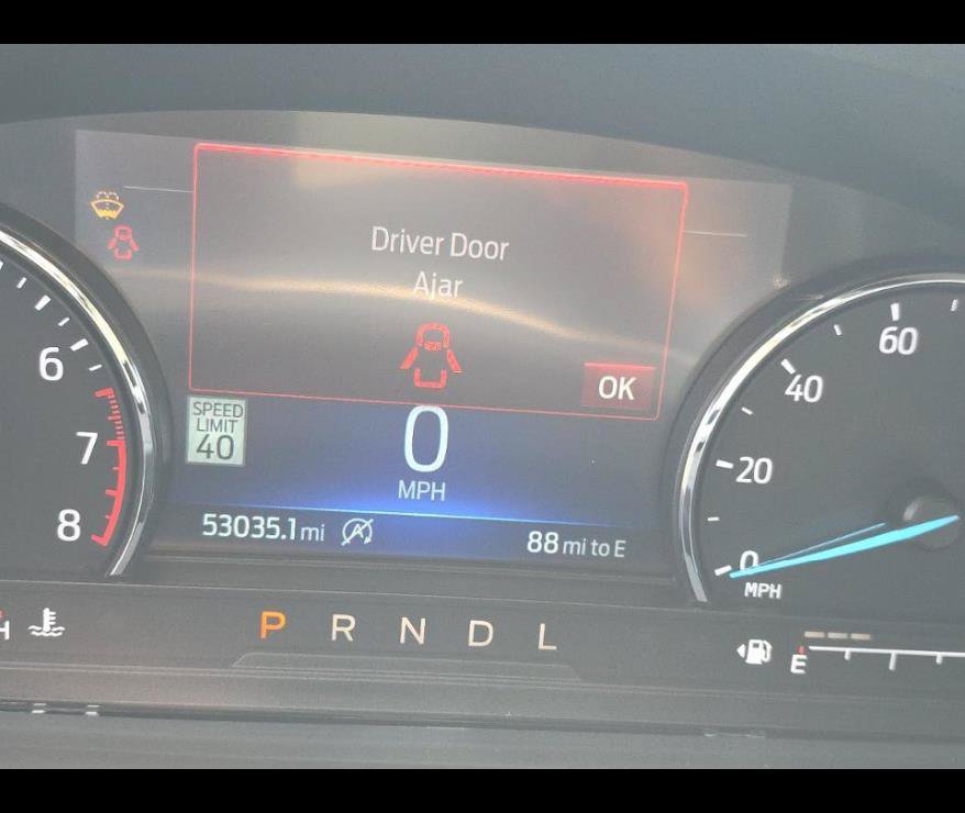Used 2021 Ford Explorer XLT w/ Equipment Group 202A RWD image 6