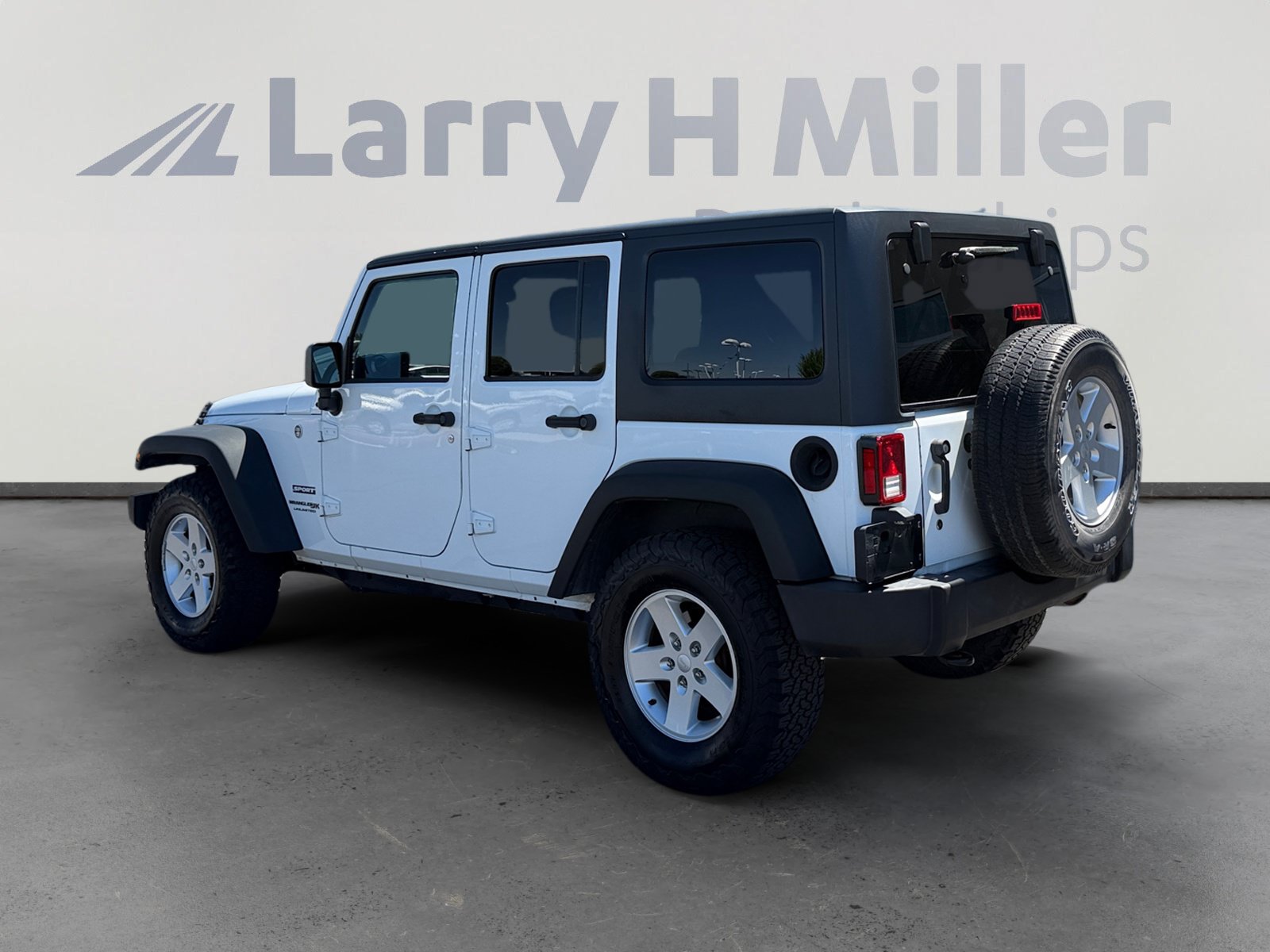 Used 2018 Jeep Wrangler Unlimited Sport S AWD/4WD image 3