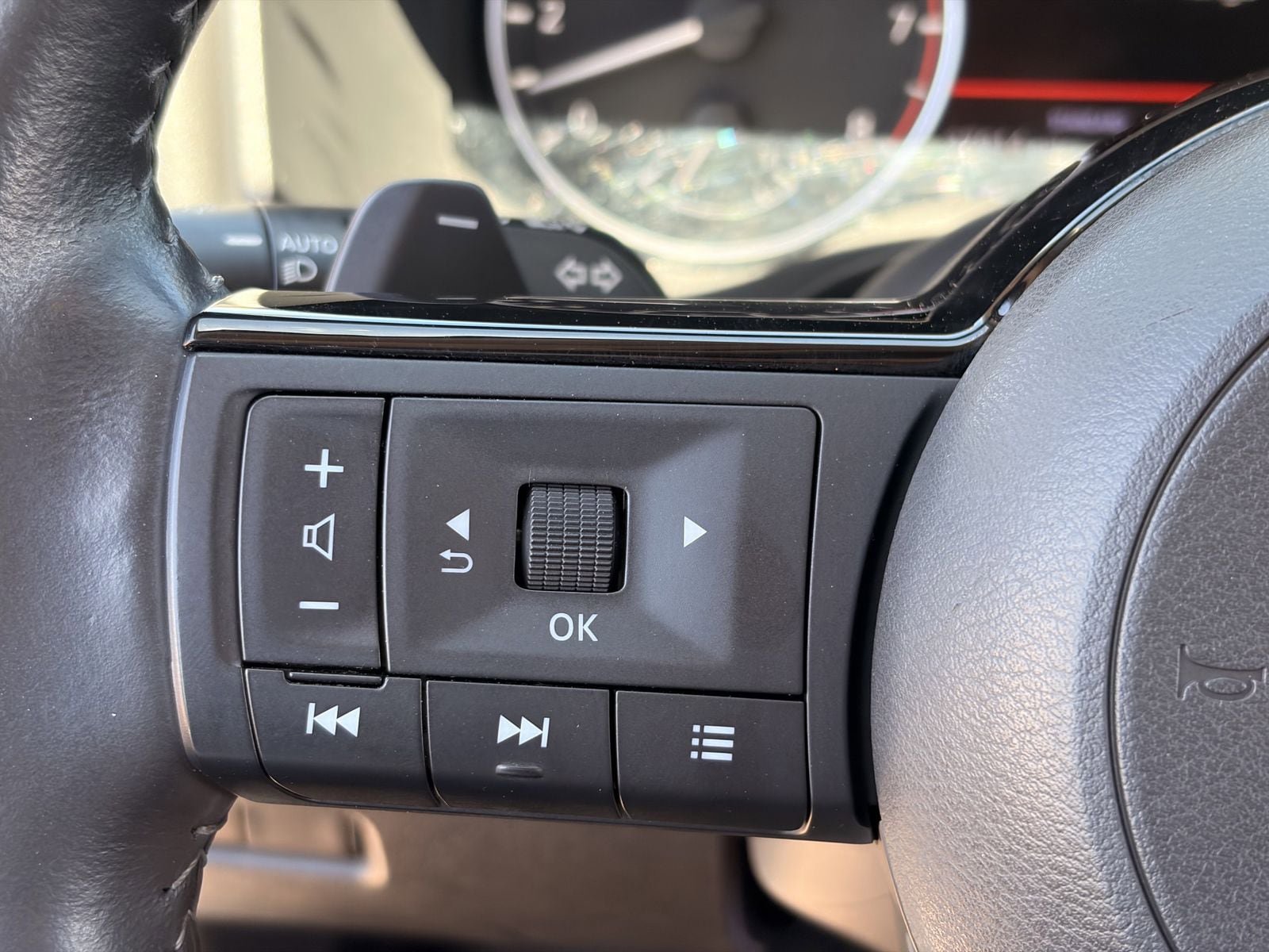 Used 2021 Nissan Rogue SL FWD image 25