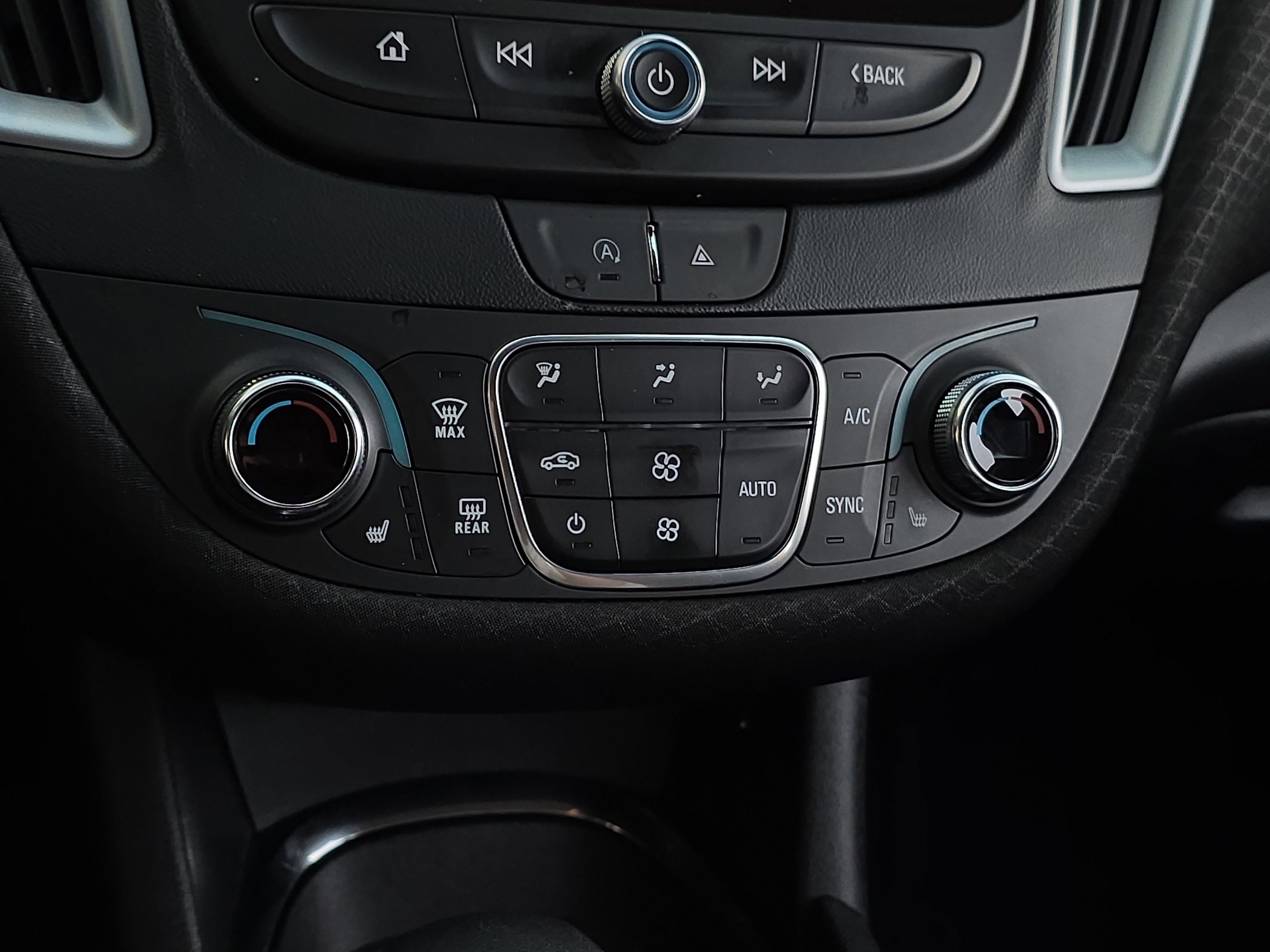 Used 2024 Chevrolet Malibu LT image 19