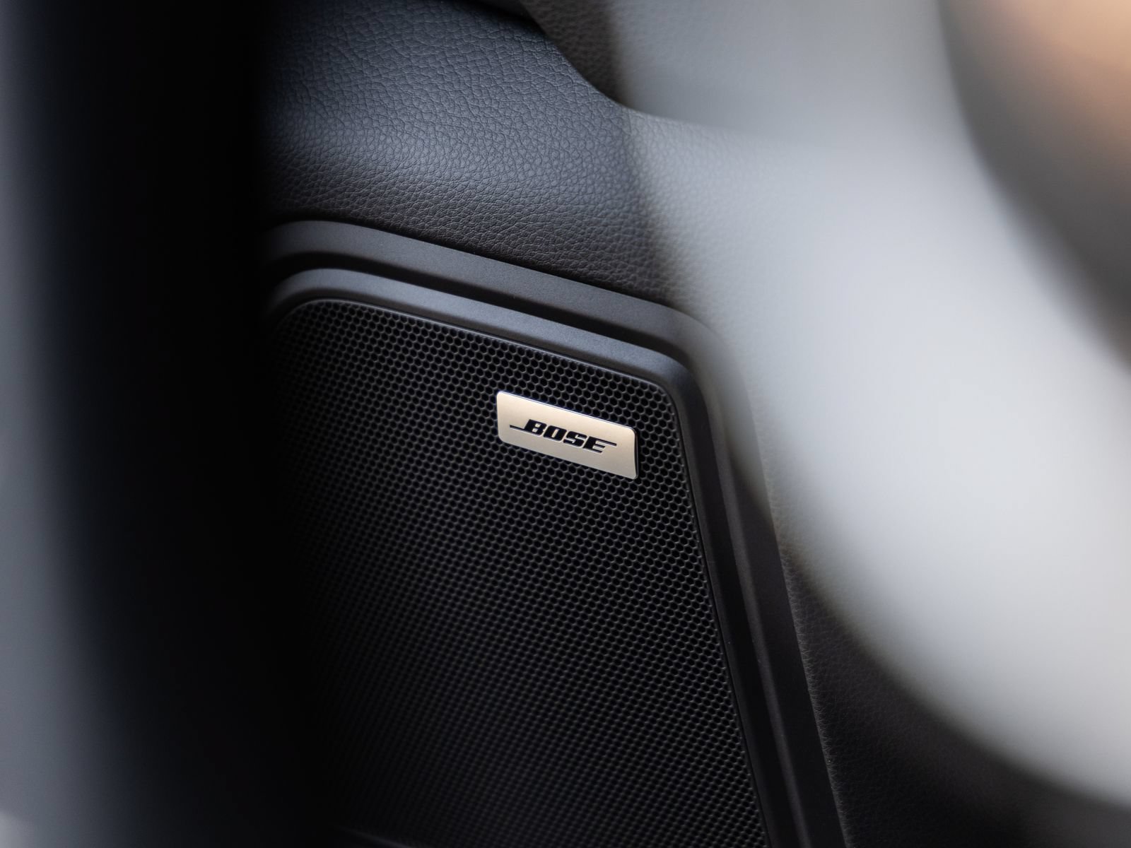 Certified 2024 Porsche Macan S AWD/4WD image 25