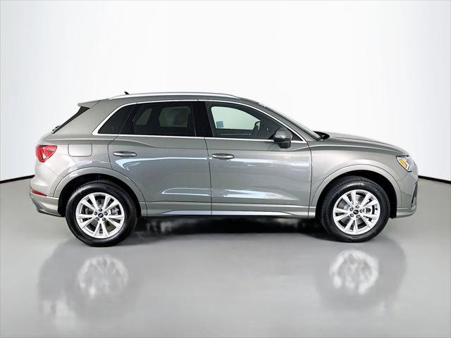 Certified 2025 Audi Q3 2.0T Premium w/ Convenience Package AWD/4WD image 8