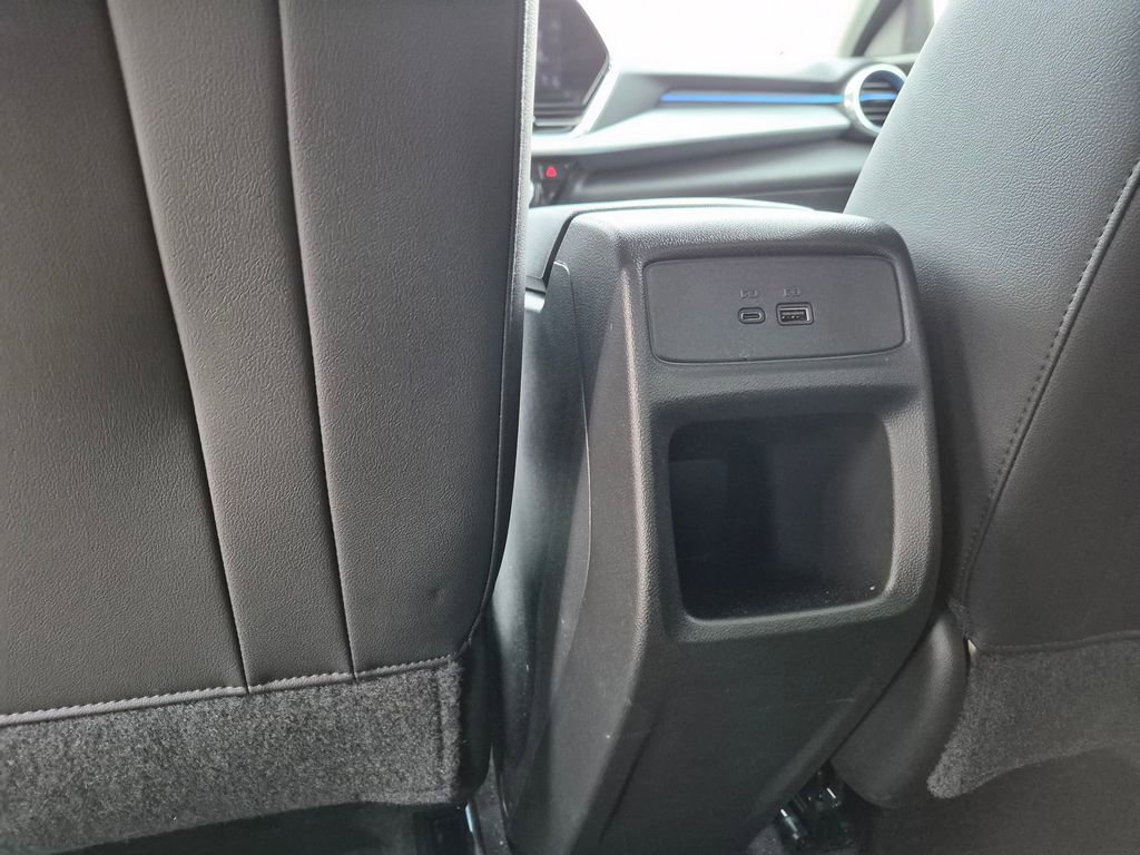 Used 2025 Chevrolet Trax LT w/ LT Convenience Package FWD image 23